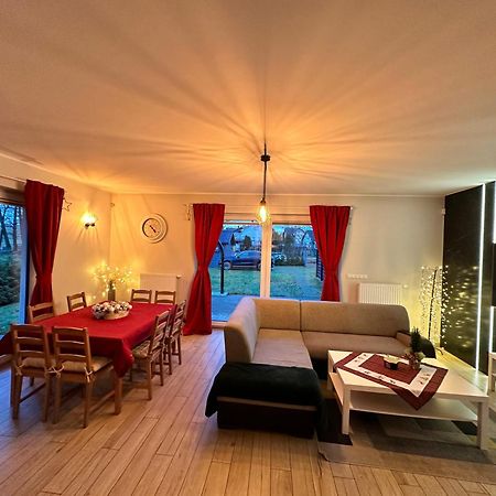 Domowy Zakatek Villa Tuchom Eksteriør billede